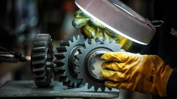 La industria cayó 8,7% en febrero y profundiza la crisis del sector manufacturero