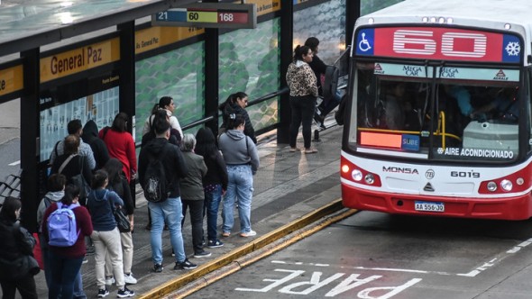 Fuerte caída de colectivos en el AMBA: circulan hasta 40% menos por el aumento del combustible