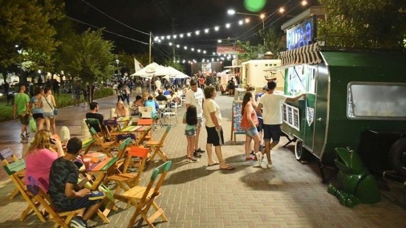 Fiebre de sábados por la noche: vuelven las Peatonales de Verano a Escobar