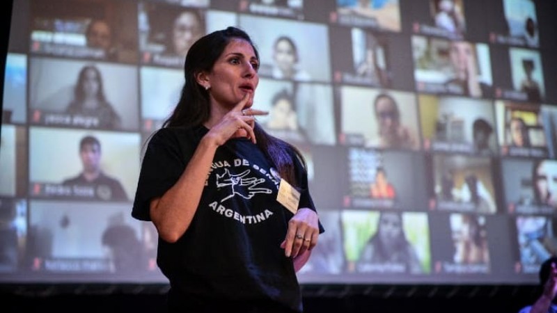 Con más de 2.100 inscriptos, comenzó una nueva edición del curso municipal de Lengua de Señas Argentina