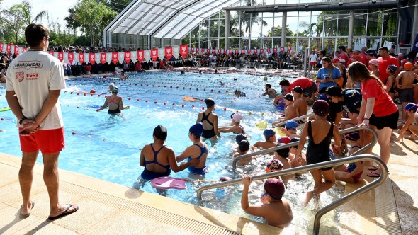 Más de 300 niños y niñas participaron de la apertura de los encuentros de natación del Municipio de Tigre