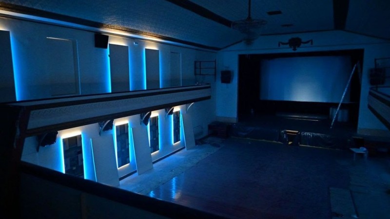 Teatro Seminari: instalaron un moderno sistema lumínico en la sala principal