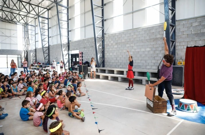 Achával y Sileoni acompañaron a los chicos de las Escuelas Abiertas de Verano