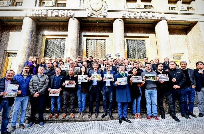 Kicillof: "Reclamamos en nombre de los 17 millones de bonaerenses que son damnificados por los recortes ilegales del Gobierno nacional"