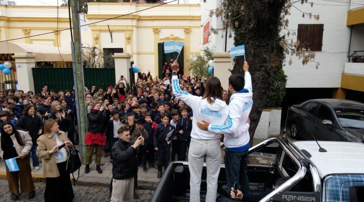 Masivo festejo en San Isidro para recibir al medallista olímpico Mateo Majdalani