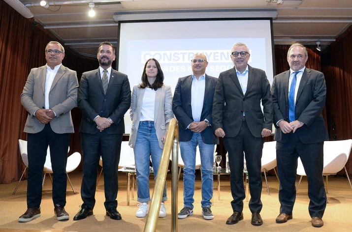 Julio Zamora participó del ciclo "Construyendo Ciudades Más Seguras"