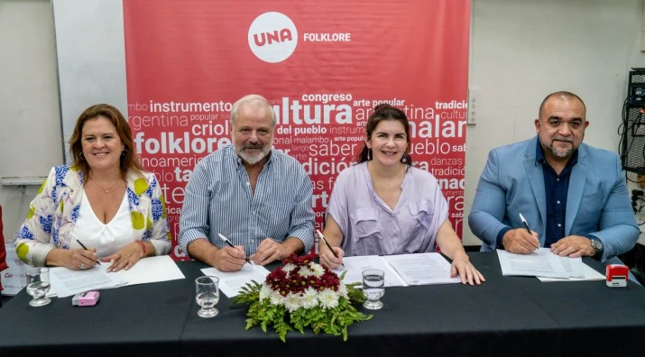 Mariel Fernández firmó un convenio con la Universidad de las Artes para el dictado de Diplomaturas en Moreno