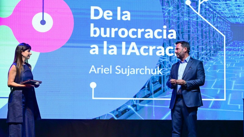 Ariel Sujarchuk encabezó el lanzamiento de un espacio para la formación de  una ciudadanía y ética digital en la era de la IA - Zona Norte Hoy