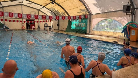 Con el objetivo de fortalecer los lazos entre los vecinos de la Tercera Edad, el Municipio de Tigre organizó una Maratón Acuática