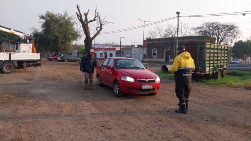 Pergamino refuerza controles a agencias de remis para ordenar el servicio de transporte