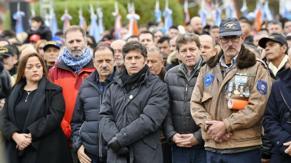 Kicillof participó del acto por el Día de los veteranos y los caídos en Malvinas en Ushuaia