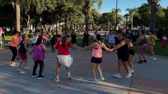 Continúa el programa Plazas Activas del Municipio de Tigre destinado a fomentar la actividad física entre vecinos y vecinas